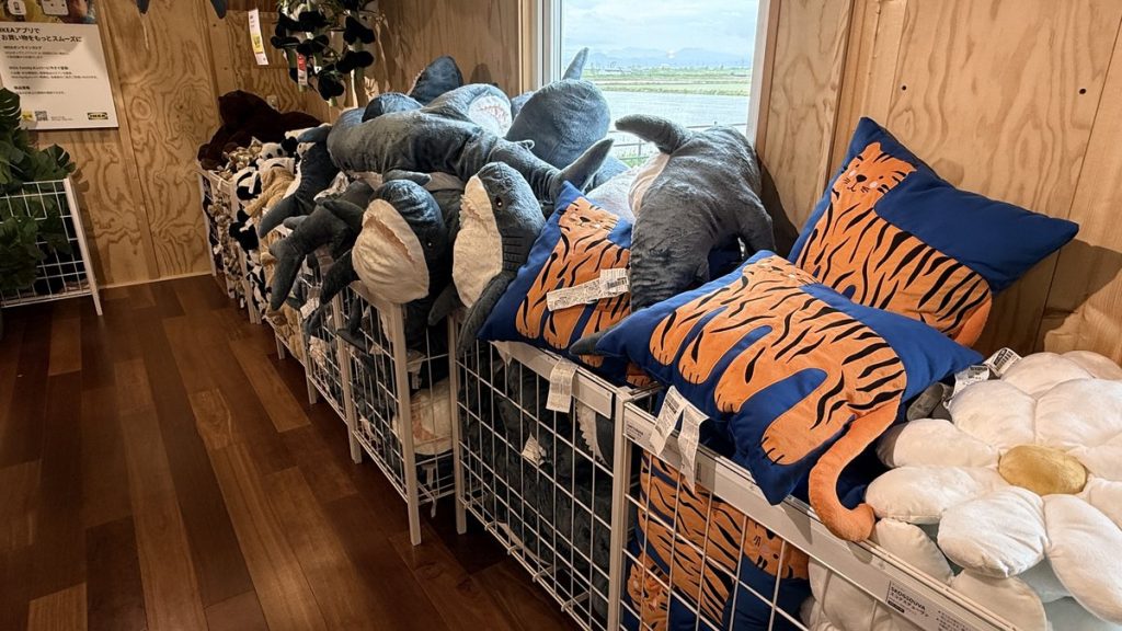 IKEAポップアップストア in 当別町 BLÅHAJ ぬいぐるみ売り場